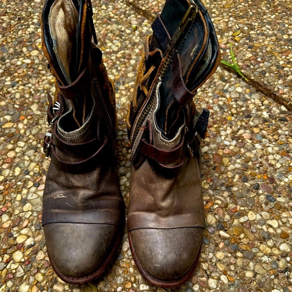 Freebird Crue boots in Cognac. - Picture 5 of 8